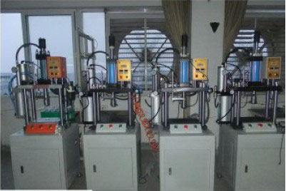 铆接设备（菠萝福利导航机应用）