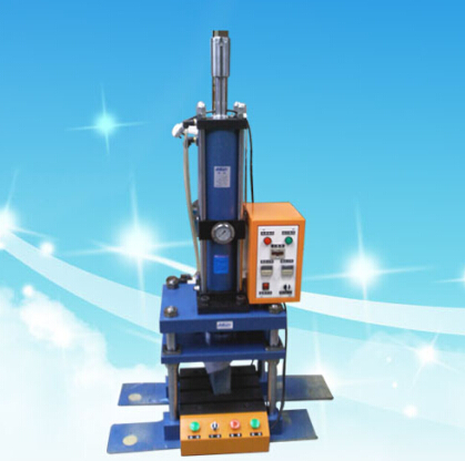 菠萝视频污版网址入口菠萝福利导航冲床